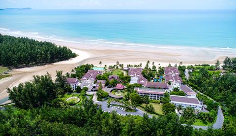 Apsara Beachfront Resort & Villa