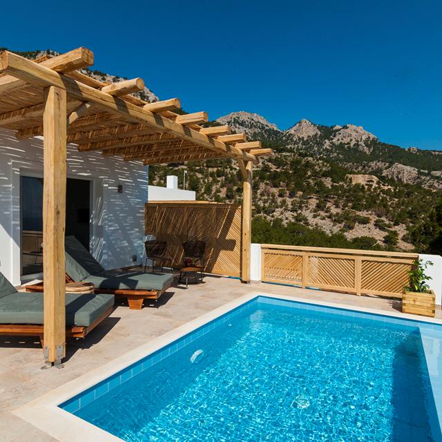 Akropolis Village