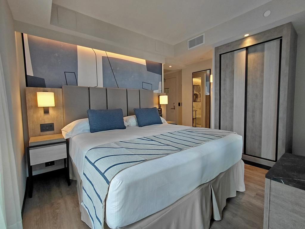 Riu Plaza Toronto
