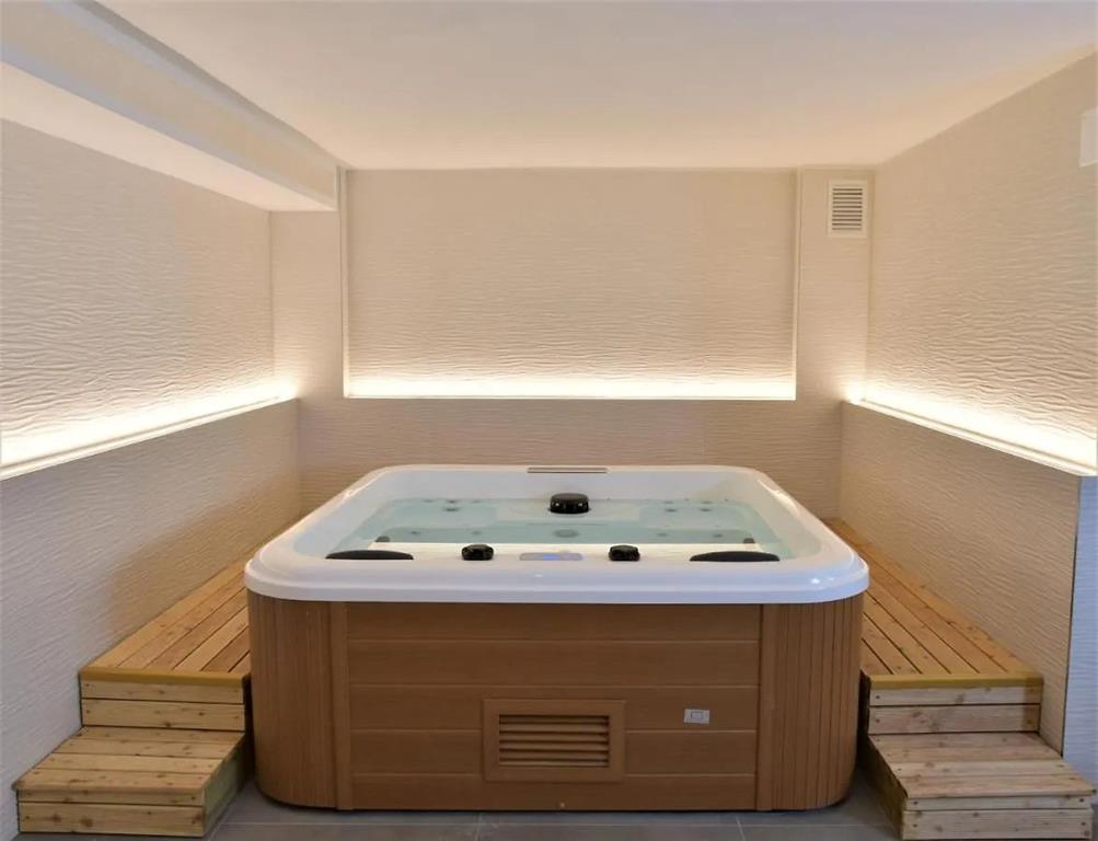 Amsterdam Suite Hotel & SPA