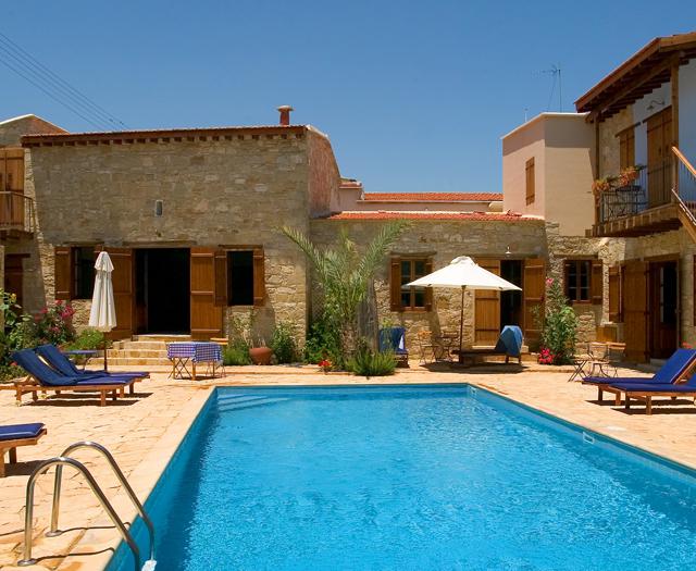 Porfyrios Country House