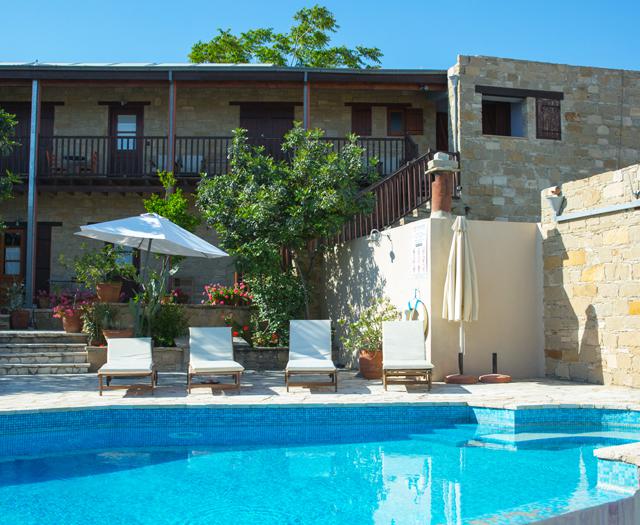 Eveleos Country House