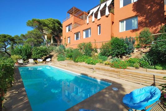 Villa Pins