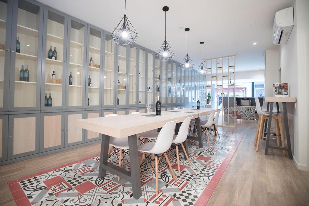 Almada Wine House